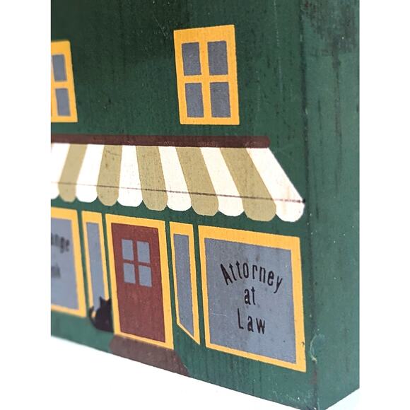 Cat’s Meow Village Vintage Signed 1984 Attorney & Bank Green House Shelf Sitter - Picture 9 of 9